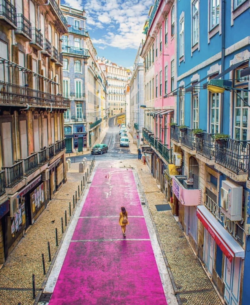 Pink Street tourist